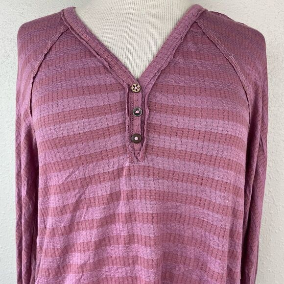 NWT American Rag Long Sleeve V-Neck Top Size XS - Picture 2 of 9